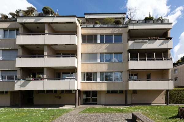 Seeblick & Sommerlicht - Ihre neue Wohnung in Männedorf 1