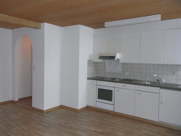 attraktive 1.5 Zimmer-Maisonettewohnung unmittelbar bei ÖV und Einkauf 2