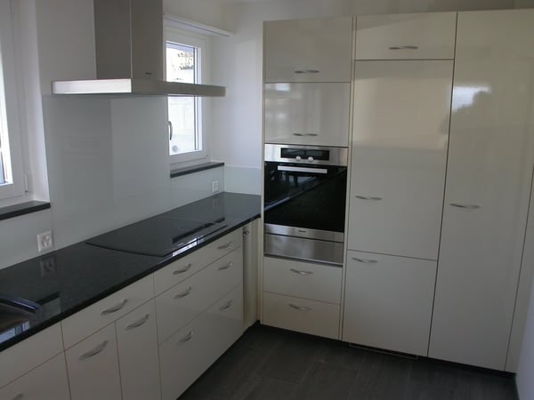 Attraktive 1.5 Zimmerwohnung mit Seesicht per 01.04.2026 zu vermieten 2