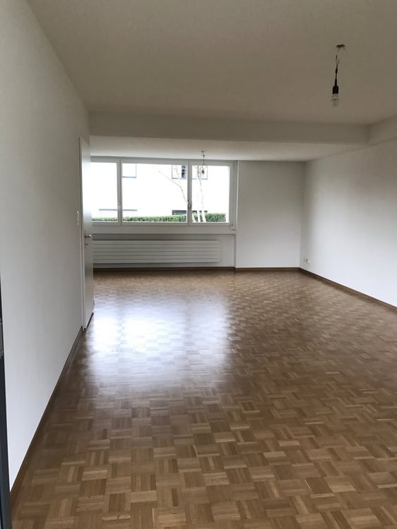 Attraktive 1.5 Zimmerwohnung mit Seesicht per 01.04.2026 zu vermieten 4