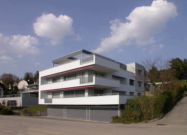 Attraktive 1.5 Zimmerwohnung mit Seesicht per 01.04.2026 zu vermieten 1