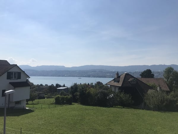 Attraktive 1.5 Zimmerwohnung mit Seesicht per 01.04.2026 zu vermieten 10