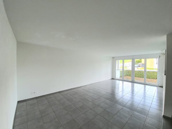 Top moderne Wohnung mit grossem Balkon 3