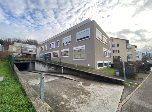 Einstellplätze mit E-Ladestation nähe Bruderholz-Spital 2