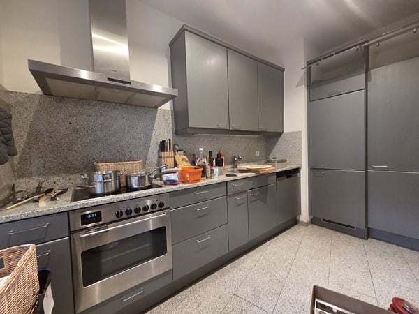 Grosszügige 1.5-Zimmer-Wohnung an begehrter Lage im Kreis 6 2