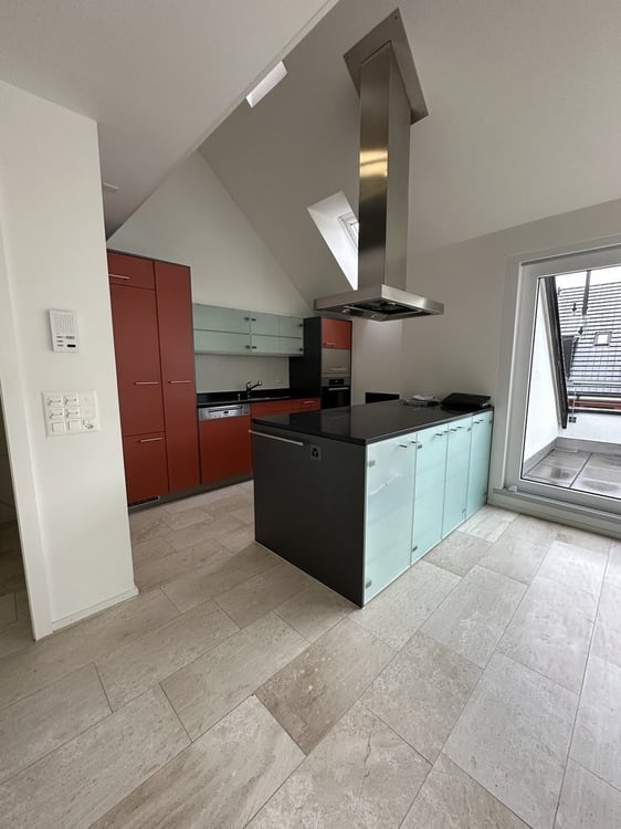 helle und geräumige 3.5 Zimmer Maisonettewohnung zu vermieten 3
