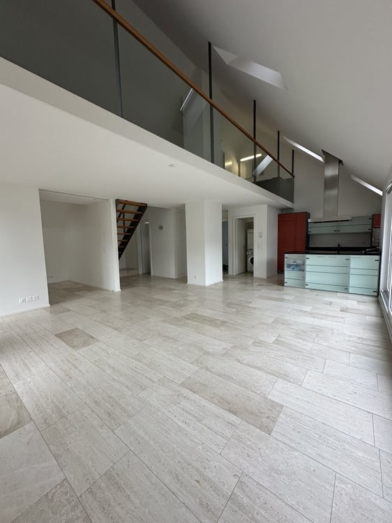 helle und geräumige 3.5 Zimmer Maisonettewohnung zu vermieten 4