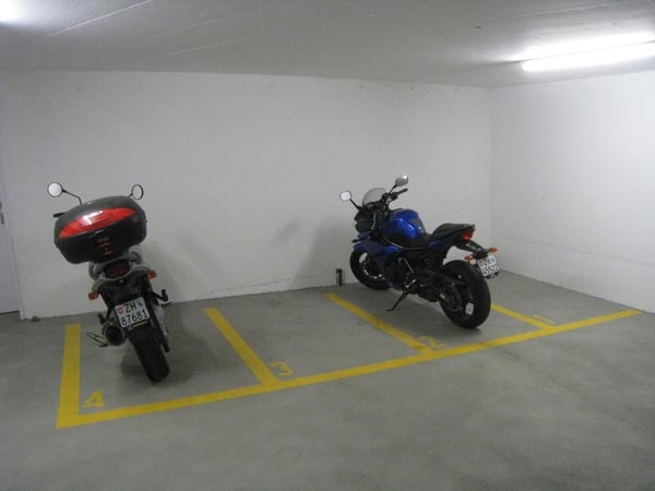 Motorradplätze in der Tiefgarage zu vermieten 2