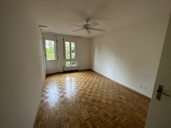 Familienfreundliche 4-Zimmerwohnung mit Gartensitzplatz 5