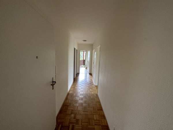 Familienfreundliche 4-Zimmerwohnung mit Gartensitzplatz 10