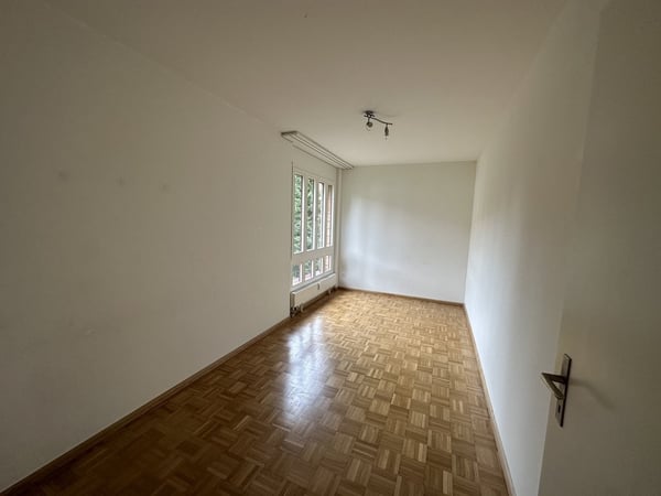 Familienfreundliche 4-Zimmerwohnung mit Gartensitzplatz 7