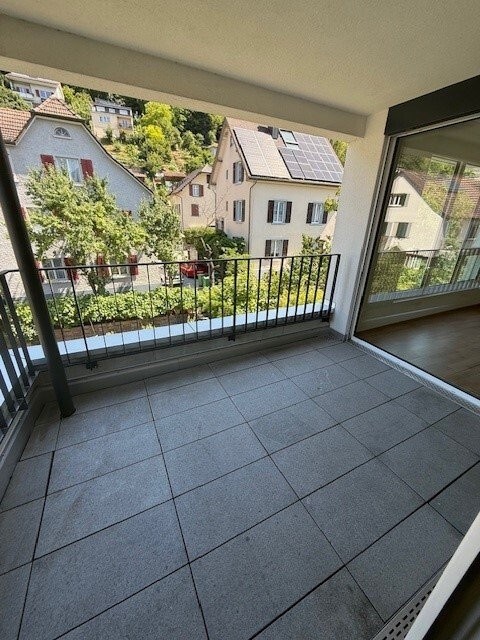 Helle und gemütliche 2.5-Zimmer-Wohnung mit schönem Balkon 8