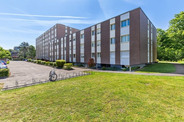Attraktive 3.5-Zimmer-Wohnung mit moderner Küche und Blick ins Grüne 1