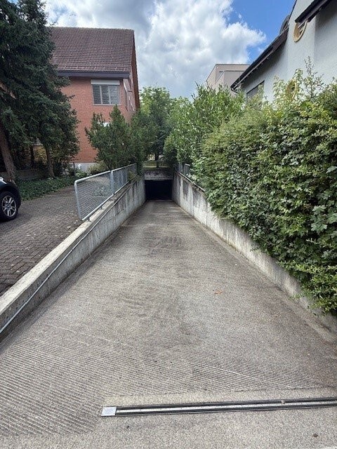 Tiefgarage in Reinach BL zu vermieten 2
