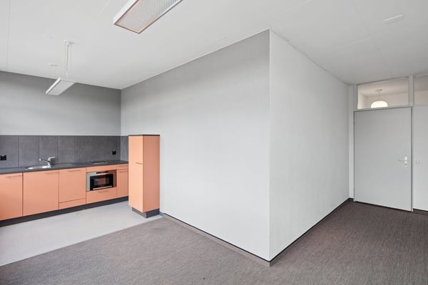Arbeiten im topmodernen Geschäftshaus! 7