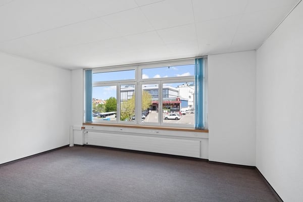 Arbeiten im topmodernen Geschäftshaus! 4