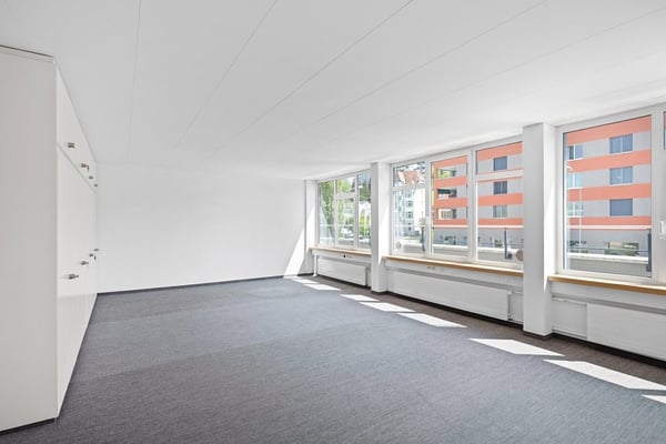 Arbeiten im topmodernen Geschäftshaus! 2