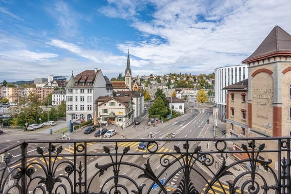 Helle 3.5 Zimmer-Altbauwohnung mit grosszügiger Aussicht 6