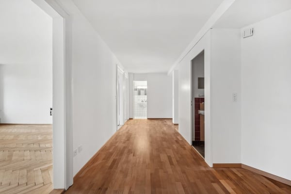 Helle 3.5 Zimmer-Altbauwohnung mit grosszügiger Aussicht 8