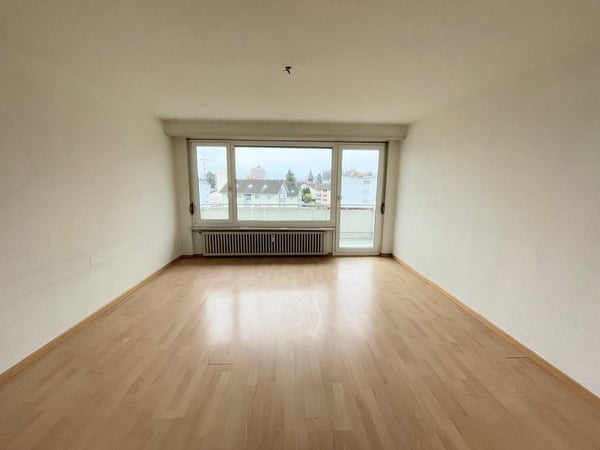 Helle, gepflegte Wohnung mit Balkon! 2