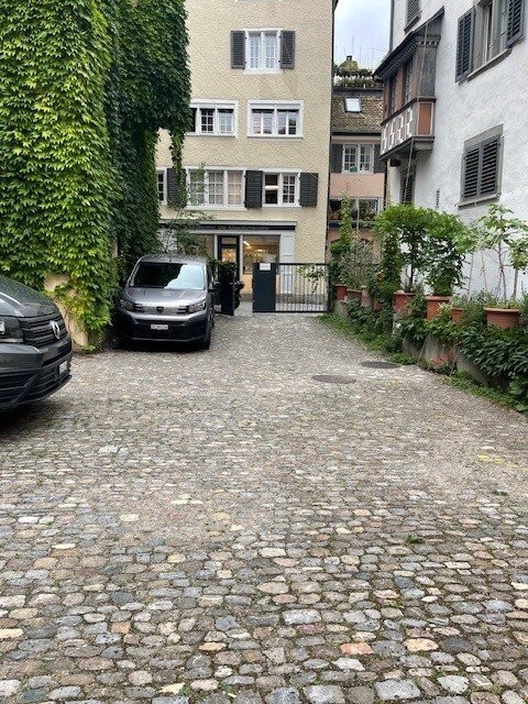 Aussenparkplatz im Niederdörfli zu vermieten 2