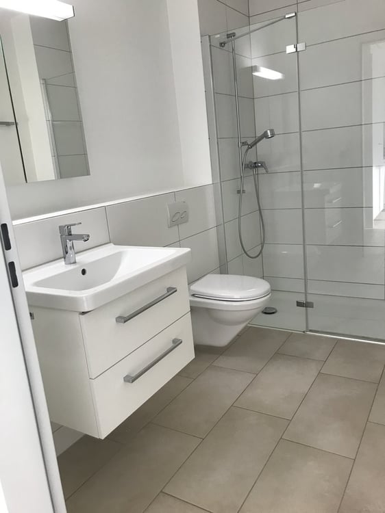 Stilvolle 2.5-Z'Wohnung mit Sitzplatz 8
