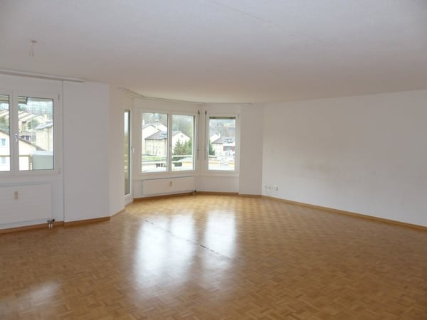 Grosszügige, helle Wohnung! 2