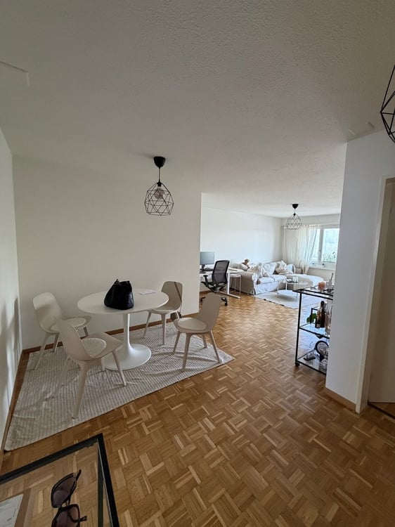 Helle und gepflegte 2.5-Zimmer-Wohnung an ruhiger und zentraler Lage 2