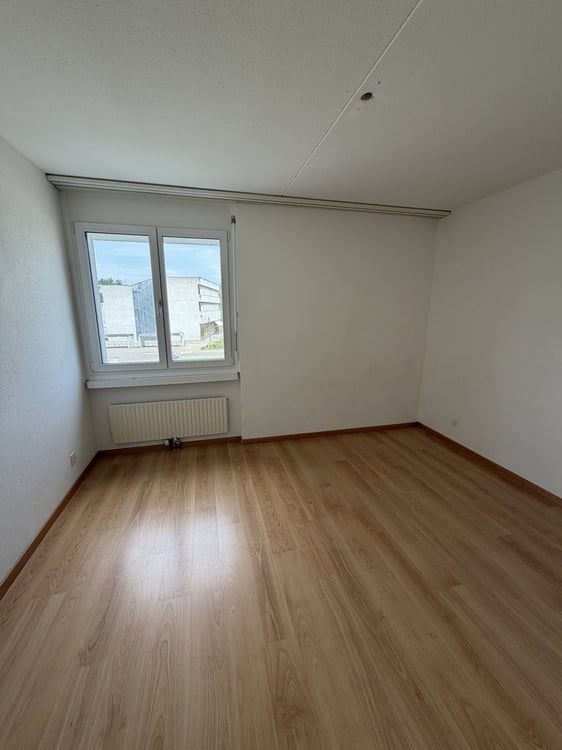 Helle 3.5 Zimmer-Wohnung an ruhoger Lage in Niederhasli 5