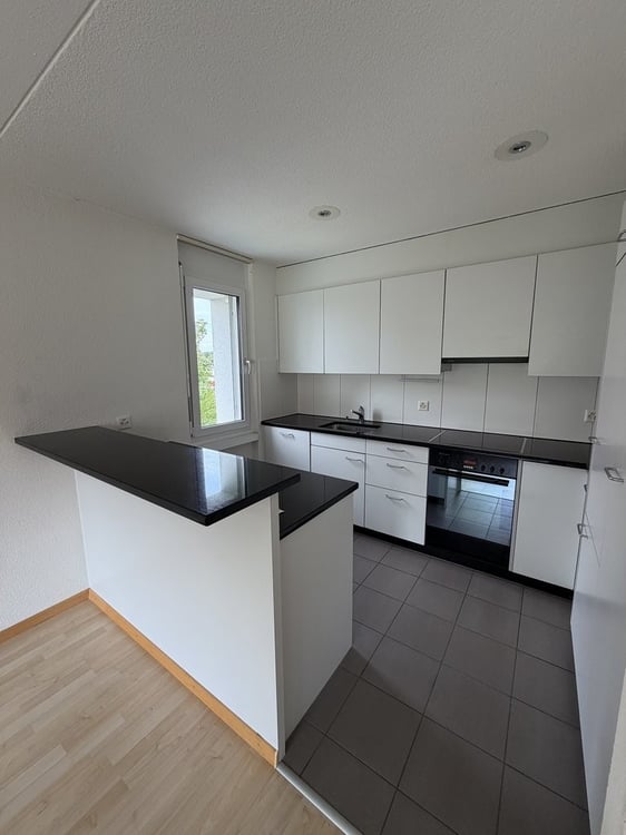 Helle 3.5 Zimmer-Wohnung an ruhoger Lage in Niederhasli 3