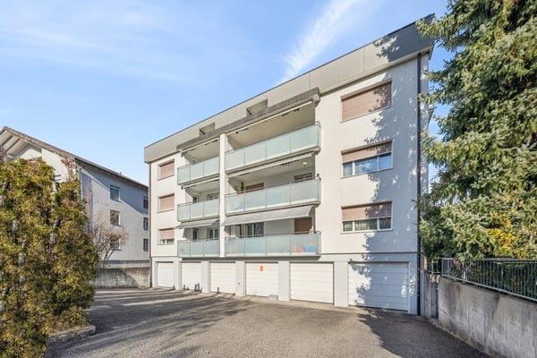 Grosse, helle Wohnung in Thürnen zu vermieten! 1