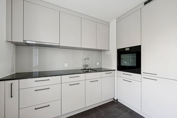Grosse, helle Wohnung in Thürnen zu vermieten! 4