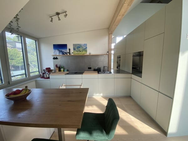 Schöne 3.5 Zimmer-Wohnung mit grosszügigem Grundriss in Uitikon 2