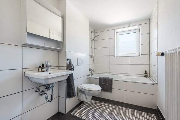 Grosszügige Charmante Wohnung zu vermieten 4