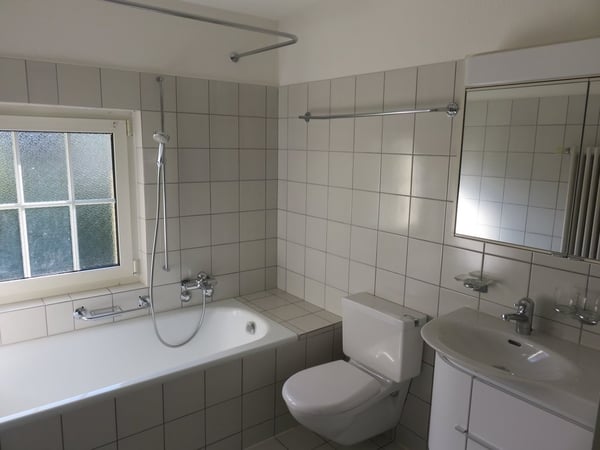 Charmante Dachwohnung mit Seesicht in Zollikon 8