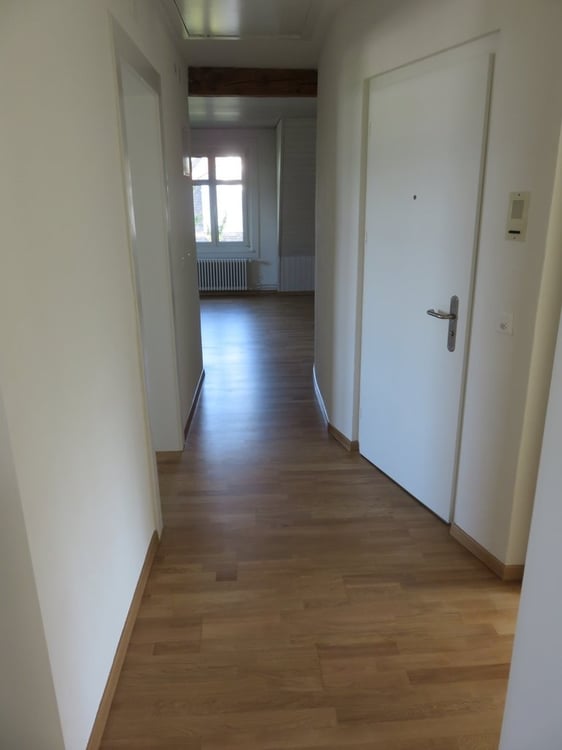 Charmante Dachwohnung mit Seesicht in Zollikon 7