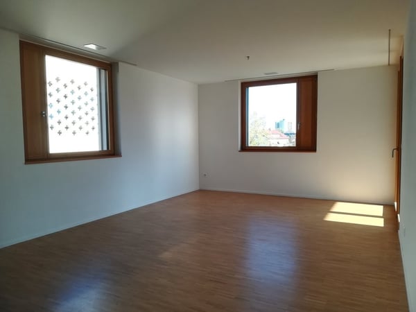 Top moderne attraktive 2.5 Zimmer-Wohnung zu vermieten 4