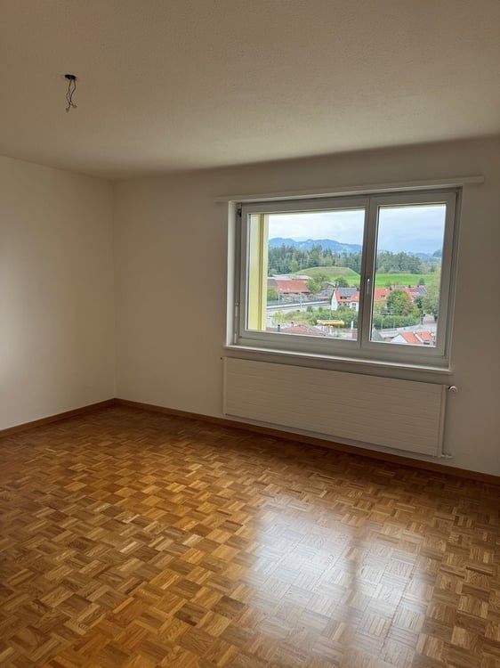 Charmante 3-Zimmerwohnung mit Fernsicht im Grünen zu vermieten 4