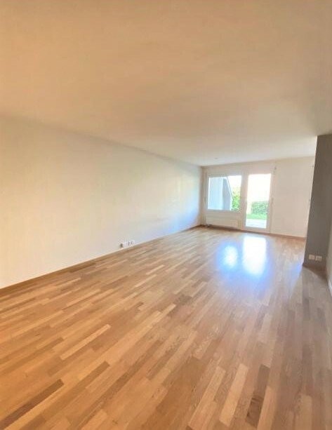 Grosszügige Maisonette-Wohnung mit Sitzplatz im Grünen 2