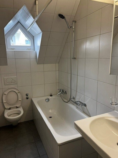 Grosszügige und helle 4-Zimmerwohnung in Zürich 2