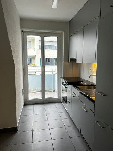 Grosszügige und helle 4-Zimmerwohnung in Zürich 1