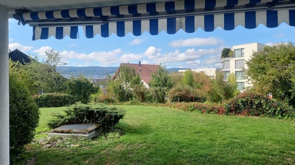 Wohnen im Grünen - 3.5-Zimmerwohnung mit Gartensitzplatz in Feldmeilen