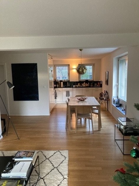 Moderne Gartenwohnung an bester Lage in der Stadt Zürich 4