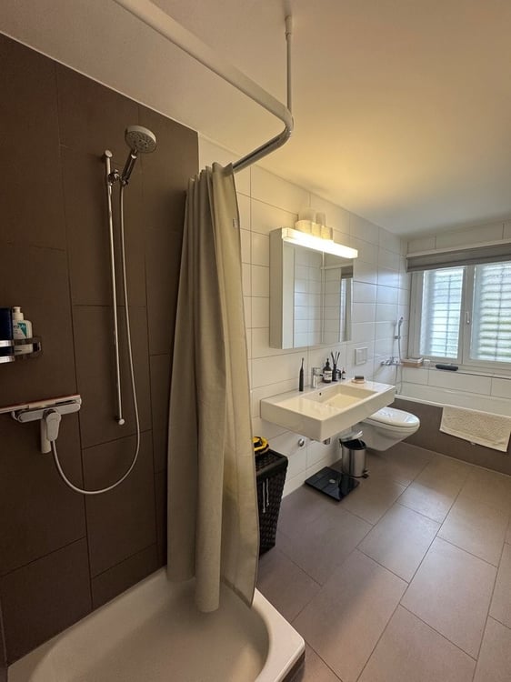 Moderne 2.5 Zimmer-Wohnung in Zürich Höngg zu vermieten 7