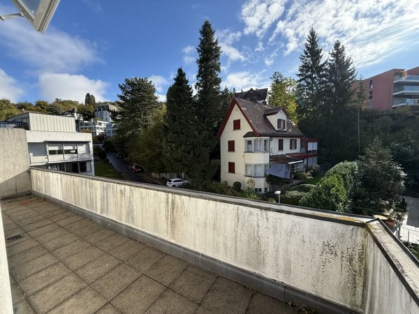 Möblierte Attikawohnung mit grosser Dachterrasse in der Bauhaus-Ikone 10