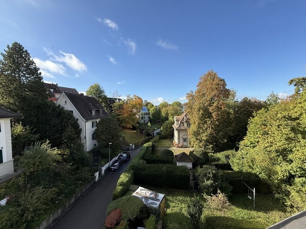 Möblierte Attikawohnung mit grosser Dachterrasse in der Bauhaus-Ikone 11