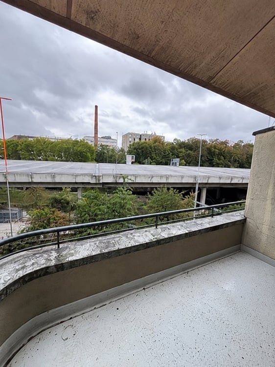 2 Zimmerwohnung am Manesseplatz befristet zu vermieten 4