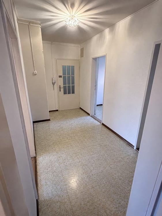 2 Zimmerwohnung am Manesseplatz befristet zu vermieten 7