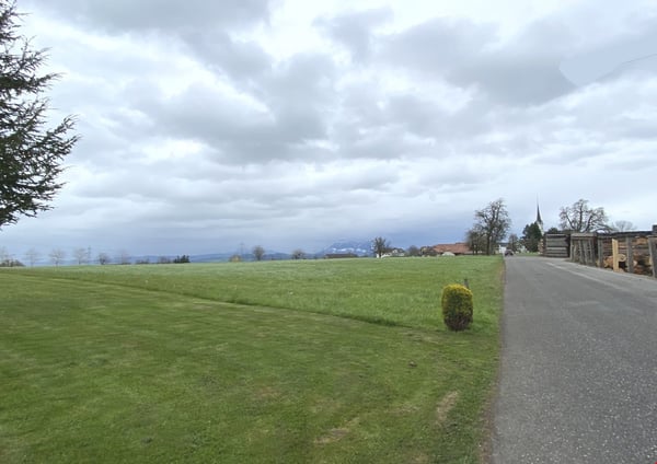 Freistehendes Bürogebäude an ruhiger Lage, inkl. Küche, Bad und Aussicht 3