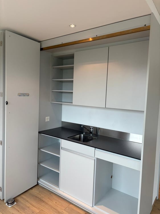 Freistehendes Bürogebäude an ruhiger Lage, inkl. Küche, Bad und Aussicht 8